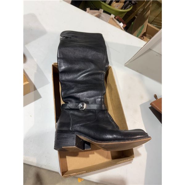 Boots size 8 leather