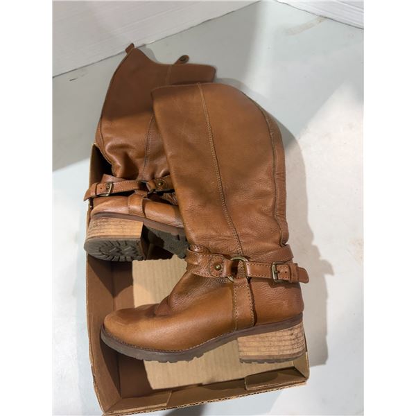 Leather boots size 37