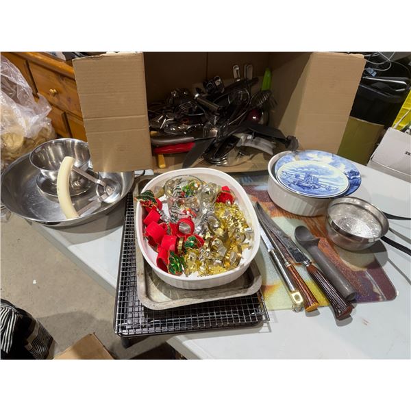 Assorted kitchenware