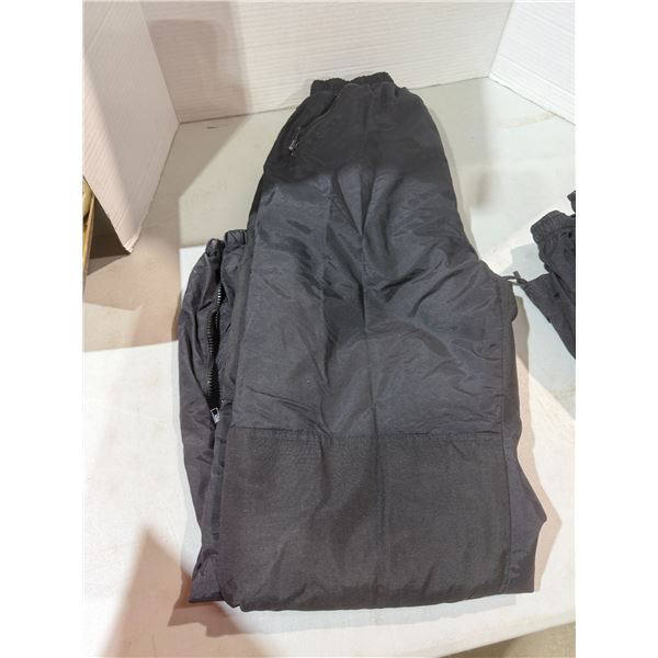 Medium snow pants