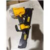 Image 1 : DeWalt nailer