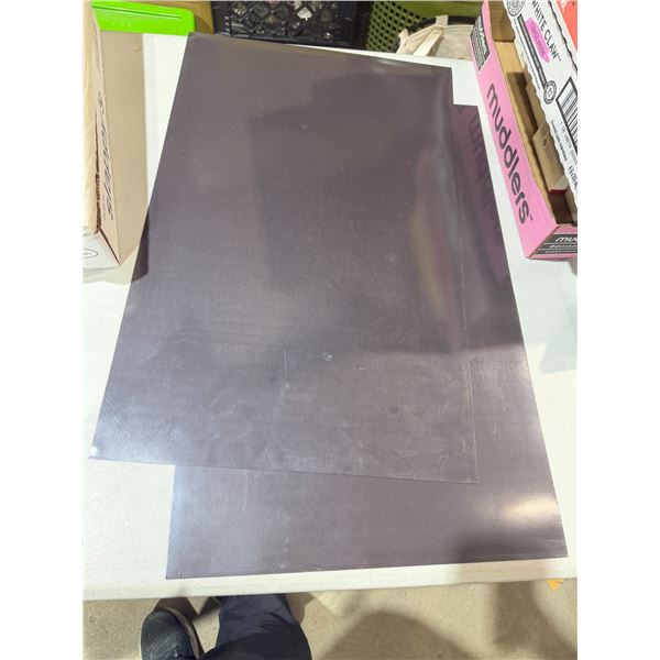 2 magnetic sheets