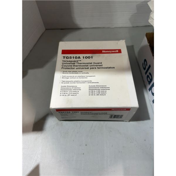 Universal thermostat guard