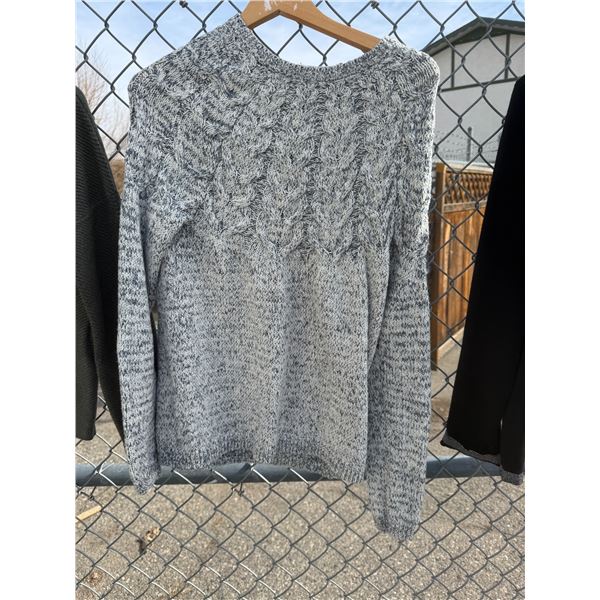 Wind river large sweater