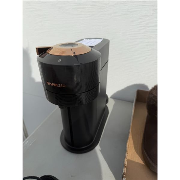 Nespresso, no water reservoir