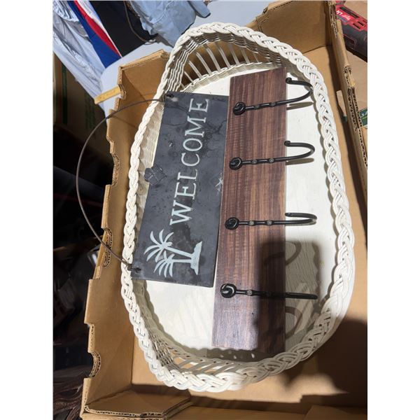 Tray welcome sign And coat hang