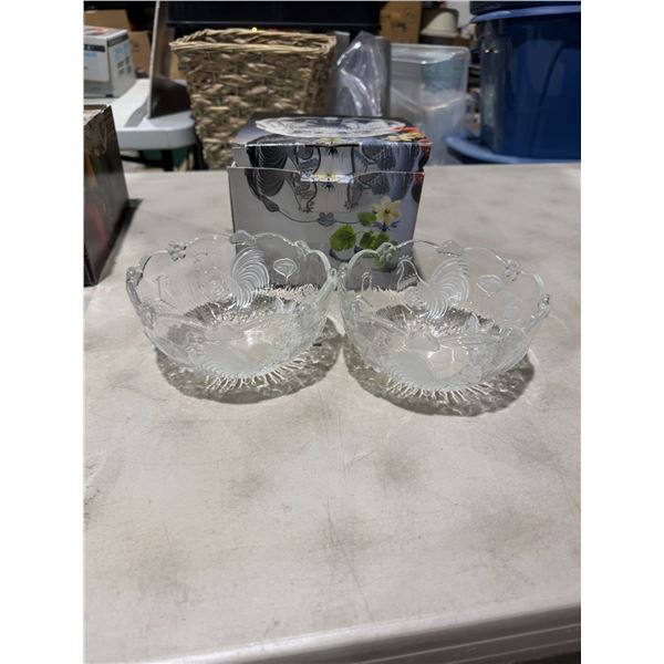 Studio, nova rooster themed bowls