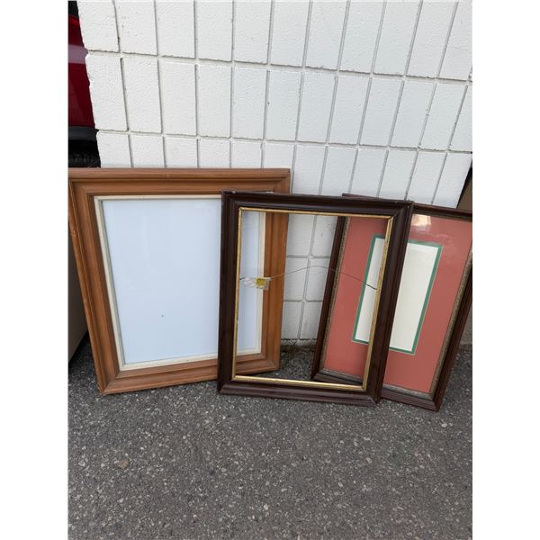 3 assorted frames