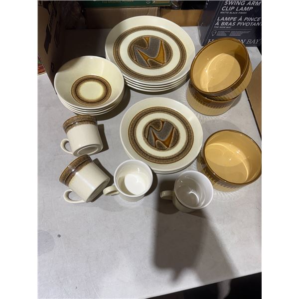 Crown Lynn, Earth tone and Granville dishes