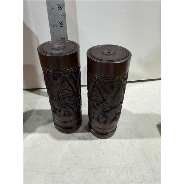 Curved with salt and pepper shakers