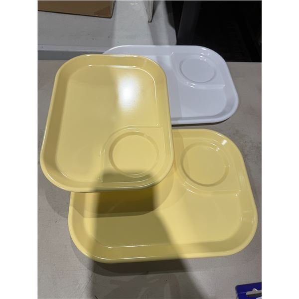 Rubbermaid trays