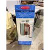 Image 1 : Garment rack, Rubbermaid
