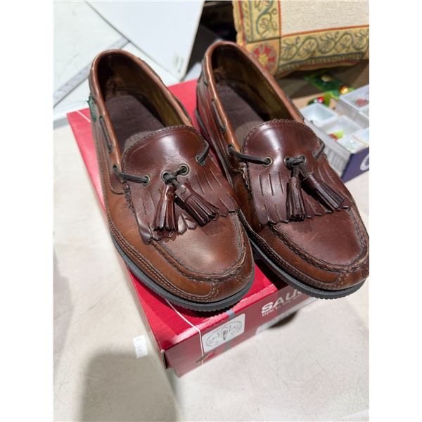 BASS shoes size not shown possibly nine