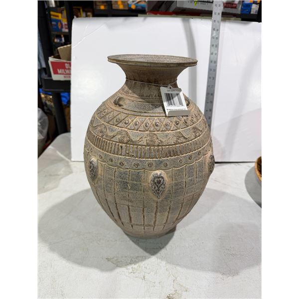 Pottery vase
