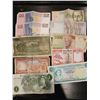 Image 1 : Assorted paper money