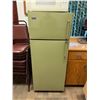 Image 1 : WHIRLPOOL REFRIGERATOR, 12 CU-FT.