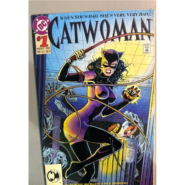 Catwoman #1 (DC Comics, 1993) Embossed Cover, Mortal Kombat Ad