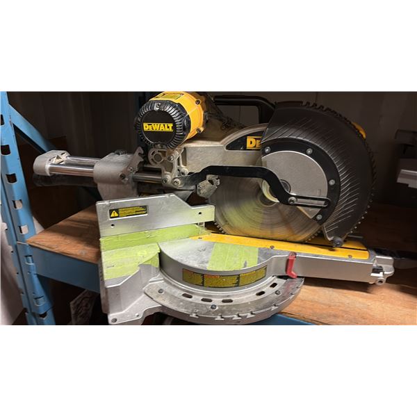 DEWALT  DWS779 12" DOUBLE BEVEL SLIDING COMPOUND MITER SAW