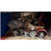 Image 1 : 2 LARGE BOXES HEAVY DUTY AND ASST CASTORS AND BRACKETS /LOCKS