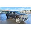 Image 2 : 2022 GMC SIERRA DENALI, 4DR CREW CAB PU, GREY, VIN 1GT49WEY4NF110563,