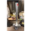 Image 3 : PAIR OF DEWALT SUCTION CUP CLAMPS AND BAR WITH TRIPLE CLAMPS