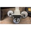 Image 4 : PAIR OF DEWALT SUCTION CUP CLAMPS AND BAR WITH TRIPLE CLAMPS