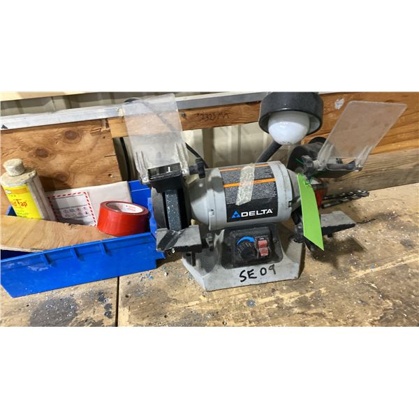 DELTA BENCH GRINDER WITH LIGHT. MODEL 2007 26-XL