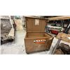 Image 1 : KNAACK JOB BOX 48X30" ON WHEELS. TOP IS RUSTY
