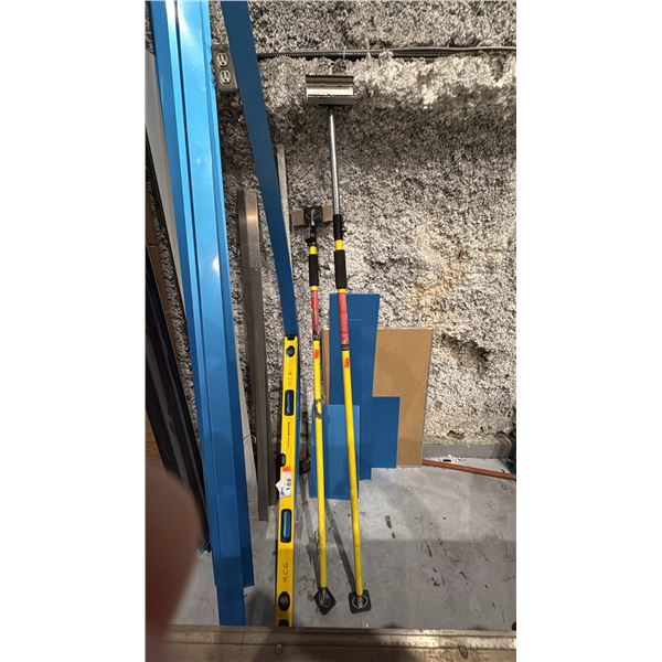 4' LEVEL AND 2 SPREADER BARS