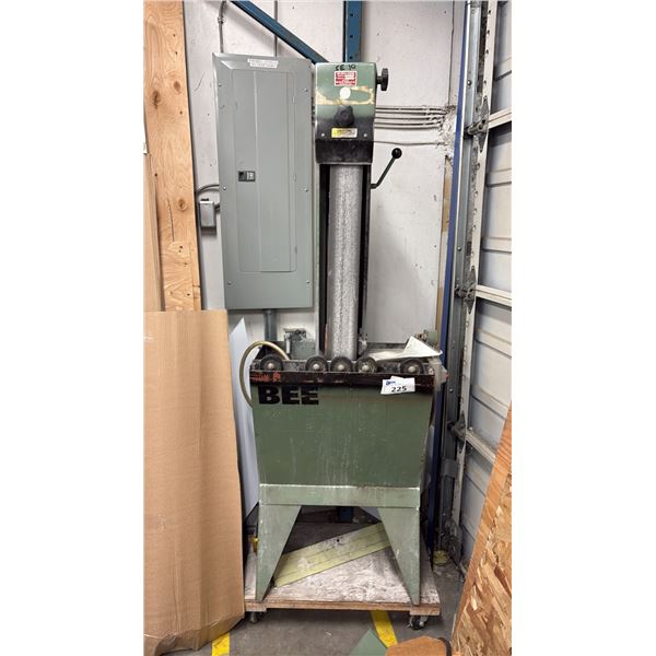 BEE METAL VERTICAL BELT SANDER GL4. WATER BATH AND APPROX 50 BELTS