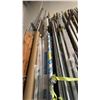 Image 11 : LARGE GROUP OF ALUMINUM EXTRUSIONS LEANING ON WALL IN BAY 1. INC WALL DIVIDING HARDWARE WHICH