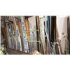 Image 3 : LARGE GROUP OF ALUMINUM EXTRUSIONS LEANING ON WALL IN BAY 1. INC WALL DIVIDING HARDWARE WHICH