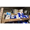 Image 5 : 4 SHELVES OF COMMERCIAL DOOR HARDWARE. TRL, RICHELIEU, HI-TECH