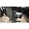 Image 4 : HERMAN MILLER AERON SIZE C GREY. SCRATCHES ON BACK OF ARM.