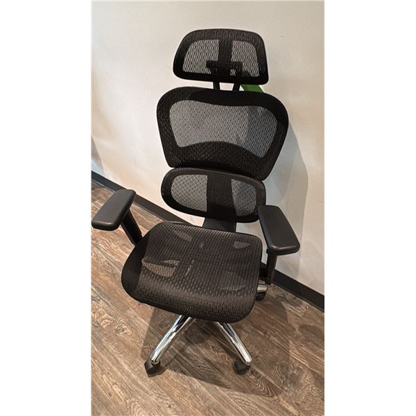 MESH BACK TASK CHAIR