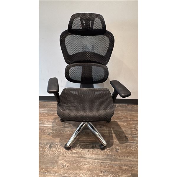 MESH BACK TASK CHAIR