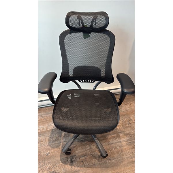 MESH BACK TASK CHAIR