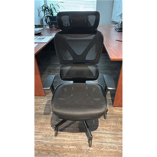 MESH BACK TASK CHAIR