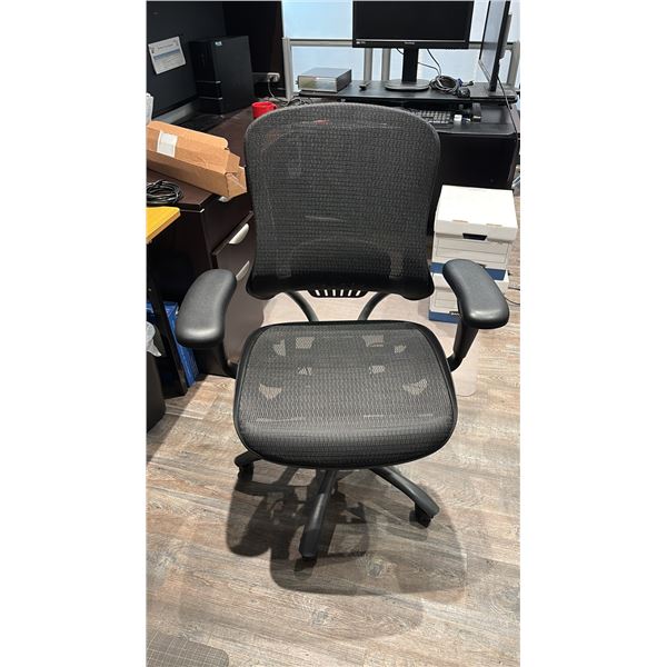 MESH BACK TASK CHAIR