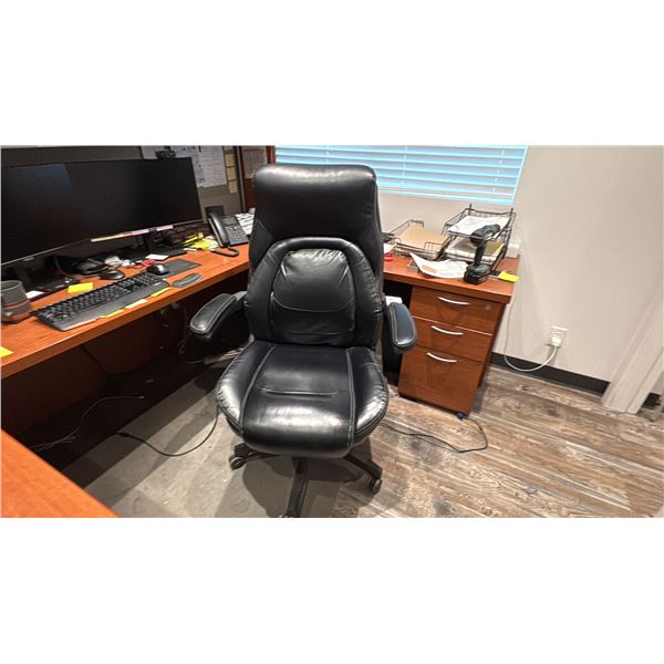 LAZBOY EXECUTIVE OFFICE CHAIR