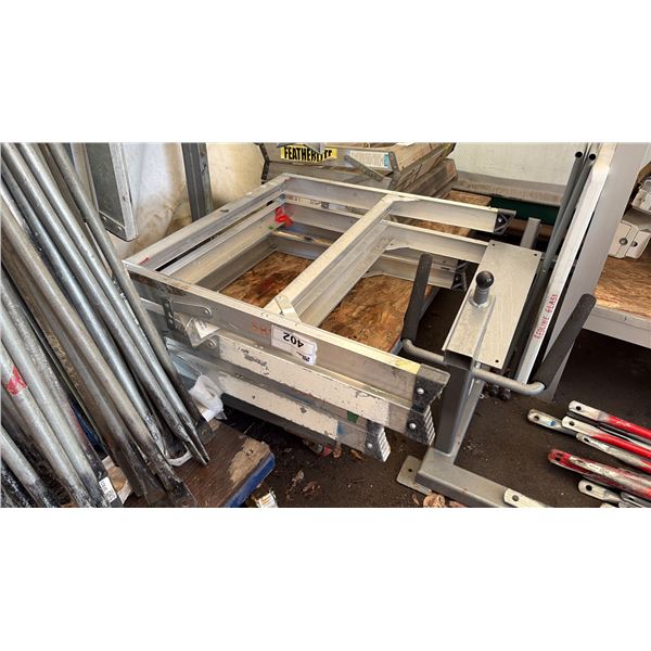 PAIR 30" ALLRIGHT TRIGGER STEP LADDERS