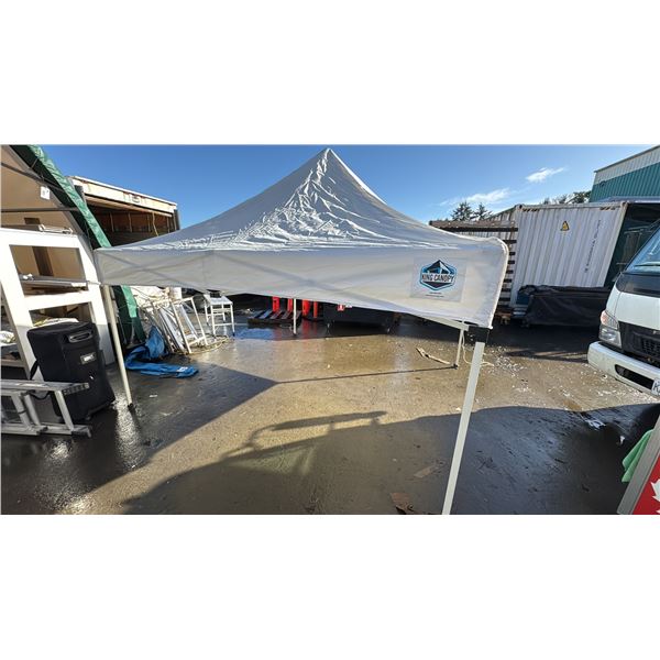 KING CANOPY 10' X 10' POP EVENT TENT. WITH CARRY BAG