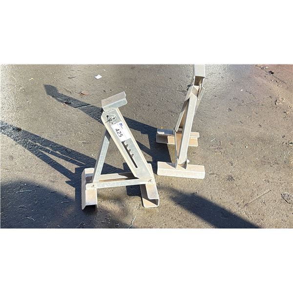 PAIR OF LADDER SCAFFOLD BRACKETS