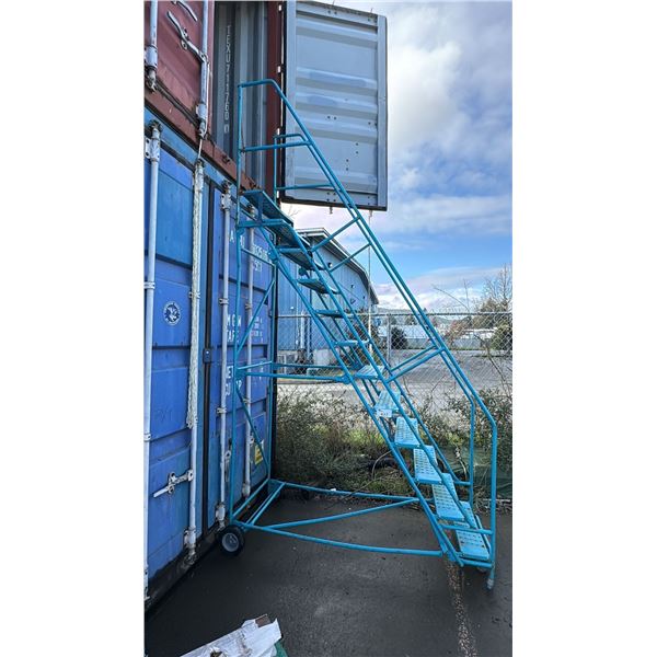 10' HIGH ROLLING LADDER.