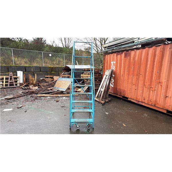 6' ROLLING STEP LADDER