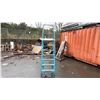 Image 3 : 6' ROLLING STEP LADDER