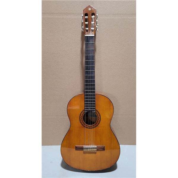 Yamaha C40 Acoustic Guitar