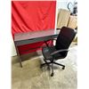 Image 3 : Desk & Rolling Office Chair