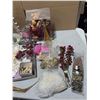 Image 10 : Assorted Christmas Decorations