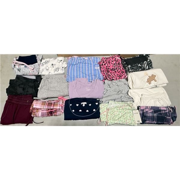 Assorted Women's Clothing (Tops & Bottoms)